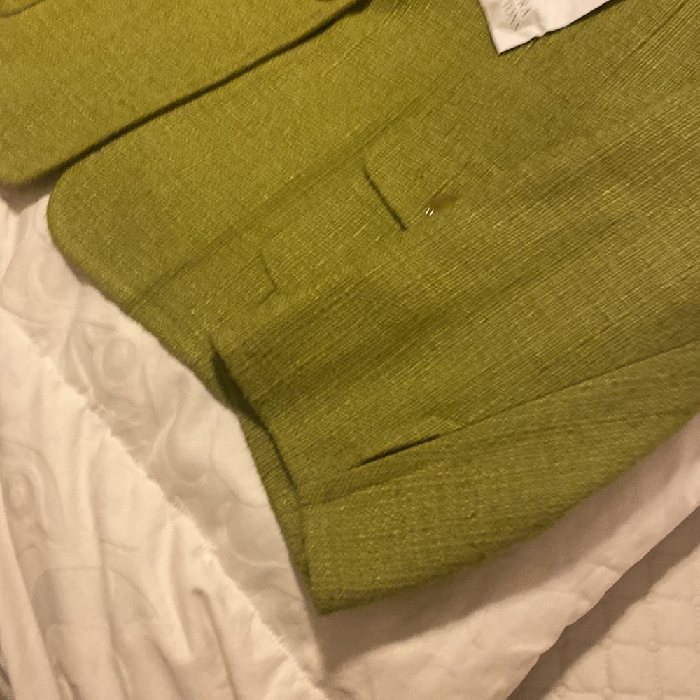 Beautiful bright green blazer - Picture 2 of 9